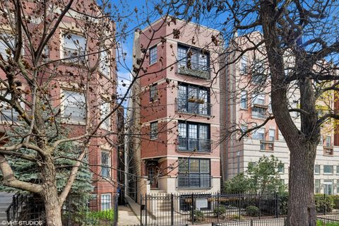 864 W Buckingham Place 1 Chicago IL 60657