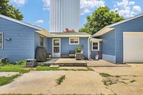 Tiny photo for 906 E Daggy Street, Tuscola, IL 61953 (MLS # 12690144)