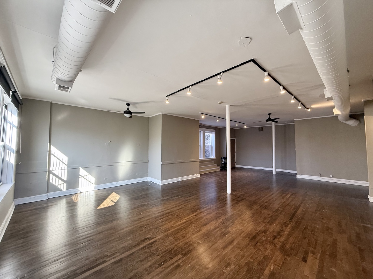 5412 N Clark Street S1