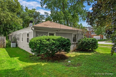 Tiny photo for 805 Dawes Avenue, Wheaton, IL 60189 (MLS # 12743345)