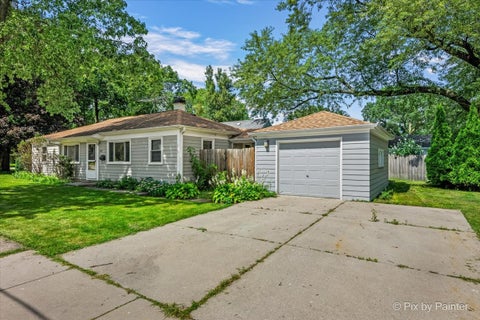 Tiny photo for 805 Dawes Avenue, Wheaton, IL 60189 (MLS # 12743345)