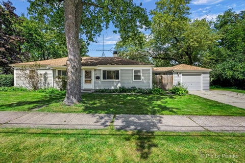 Photo of 805 Dawes Avenue, Wheaton, IL 60189 (MLS # 12743345)