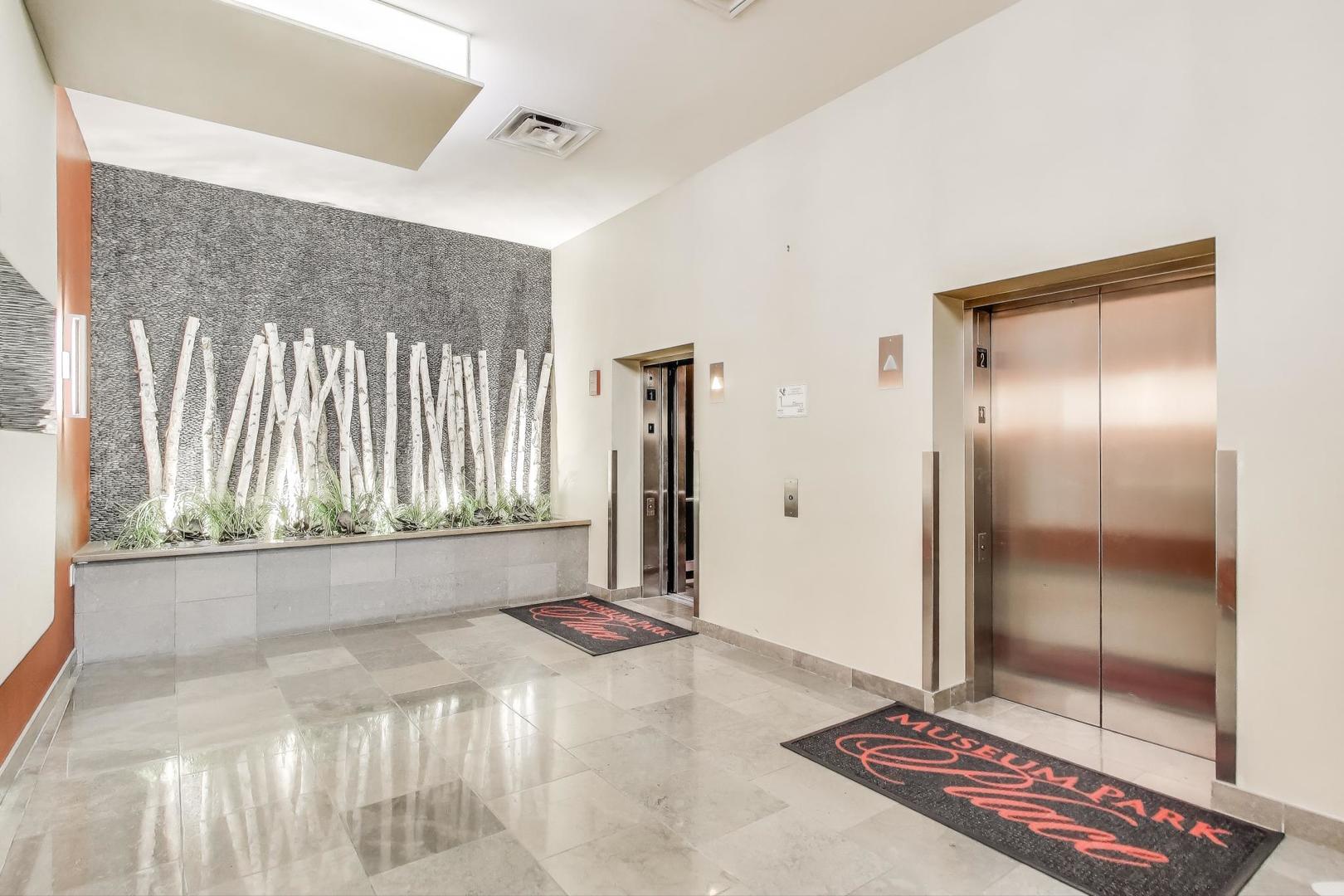 1841 S Calumet Avenue 2105