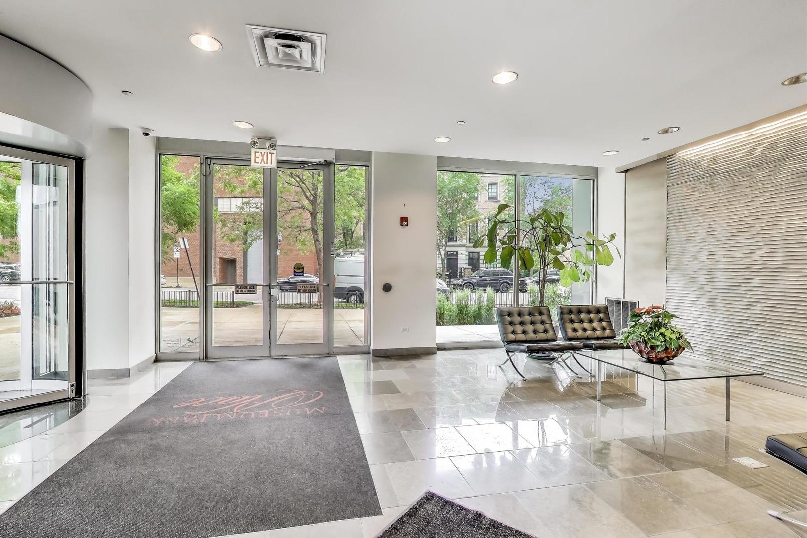 1841 S Calumet Avenue 2105