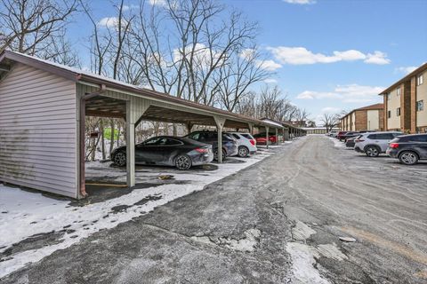 Tiny photo for 1916 Tracy Drive #31, Bloomington, IL 61704 (MLS # 12535779)