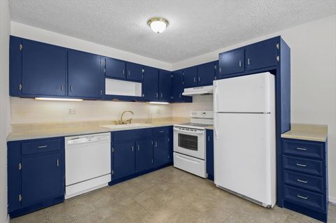 Tiny photo for 1916 Tracy Drive #31, Bloomington, IL 61704 (MLS # 12535779)