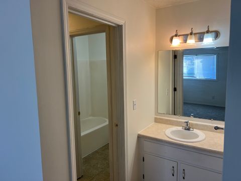 Tiny photo for 1916 Tracy Drive #31, Bloomington, IL 61704 (MLS # 12535779)