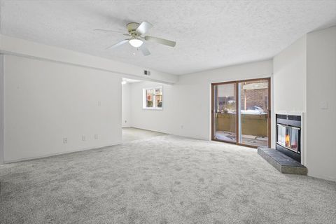 Tiny photo for 1916 Tracy Drive #31, Bloomington, IL 61704 (MLS # 12535779)