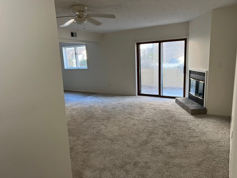 Tiny photo for 1916 Tracy Drive #31, Bloomington, IL 61704 (MLS # 12535779)