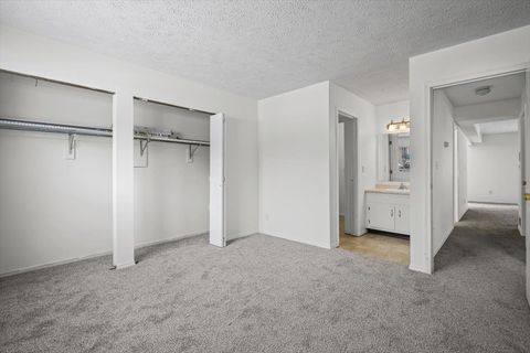 Tiny photo for 1916 Tracy Drive #31, Bloomington, IL 61704 (MLS # 12535779)