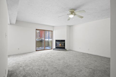 Tiny photo for 1916 Tracy Drive #31, Bloomington, IL 61704 (MLS # 12535779)