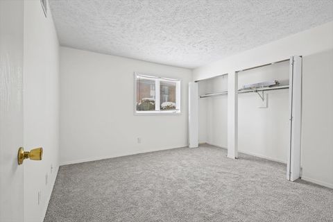 Tiny photo for 1916 Tracy Drive #31, Bloomington, IL 61704 (MLS # 12535779)