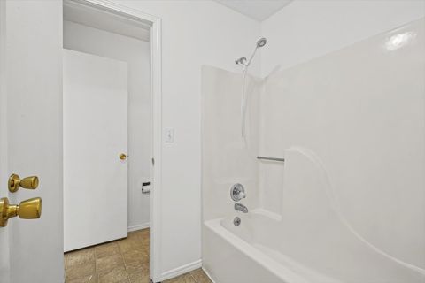 Tiny photo for 1916 Tracy Drive #31, Bloomington, IL 61704 (MLS # 12535779)