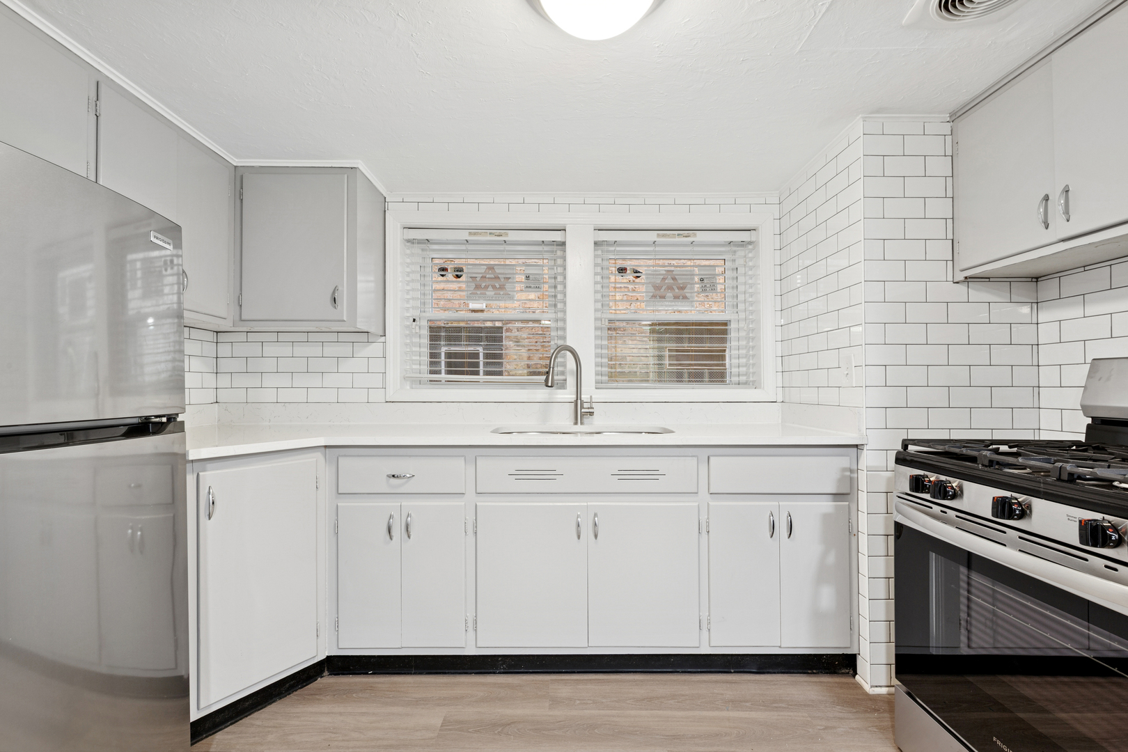 3636 N Claremont Avenue G