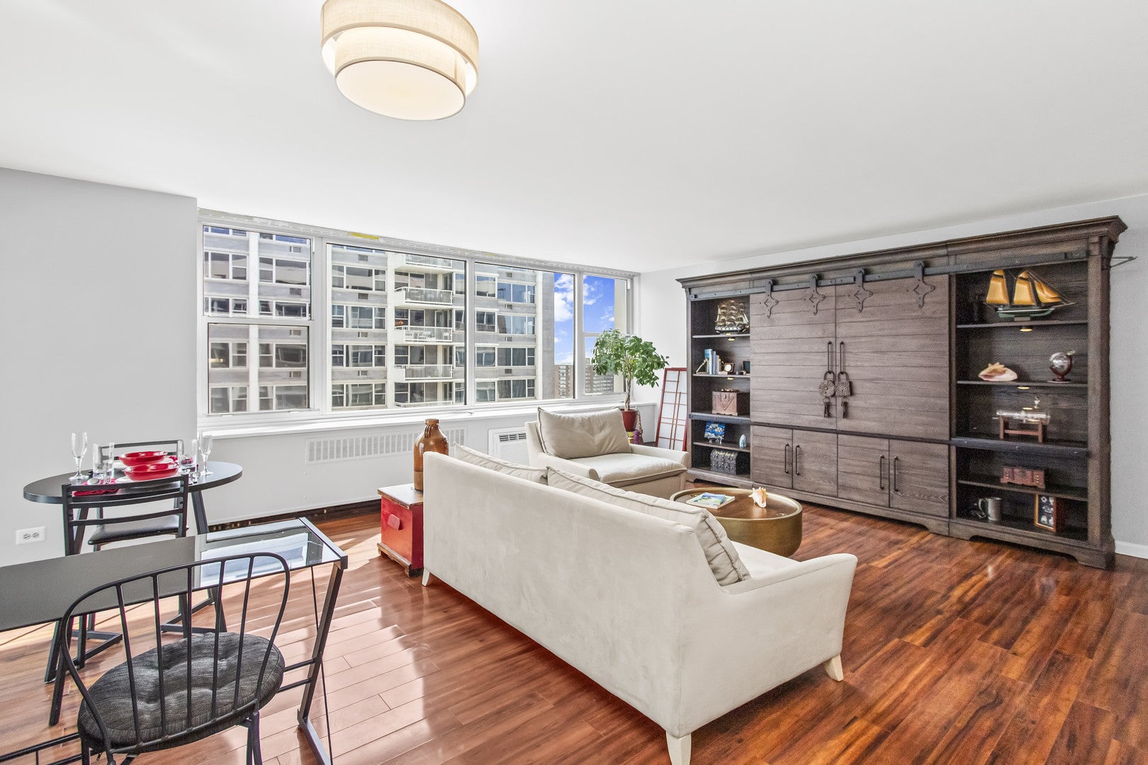 4250 N Marine Drive 2629