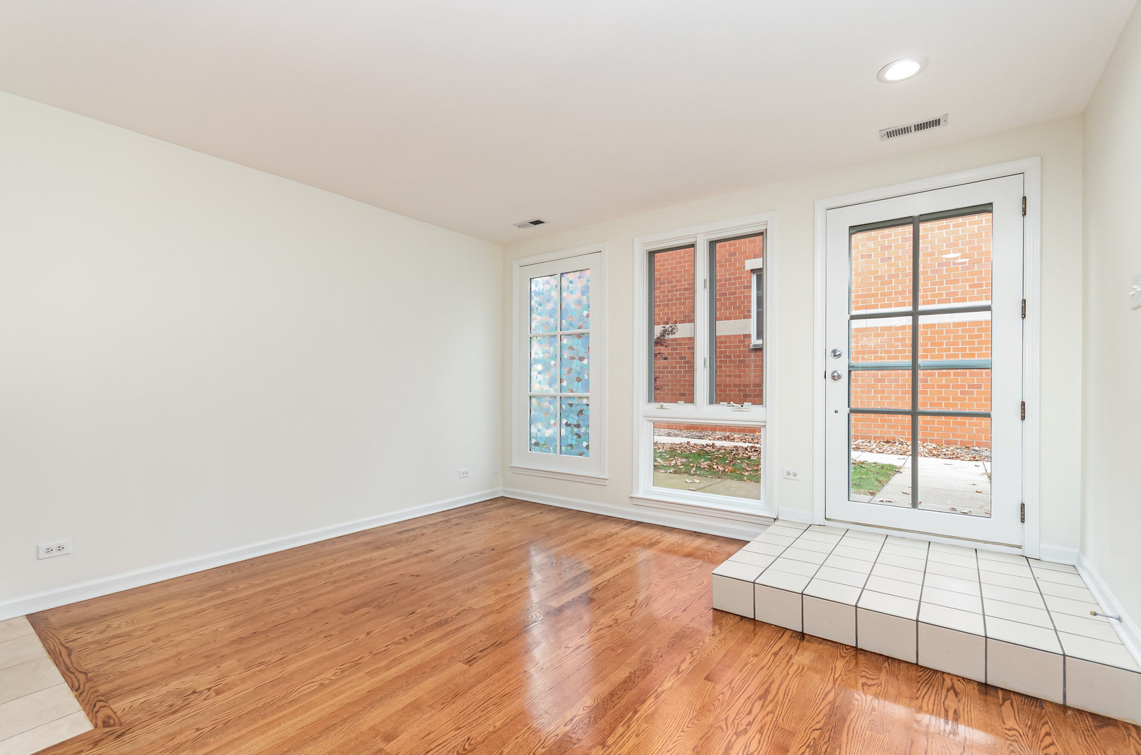 1321 S Plymouth Court K