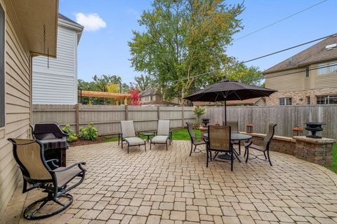 Tiny photo for 602 S Sunnyside Avenue, Elmhurst, IL 60126 (MLS # 12614352)