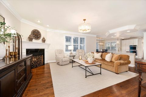 Tiny photo for 602 S Sunnyside Avenue, Elmhurst, IL 60126 (MLS # 12614352)