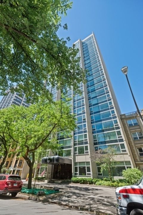 2728 N Hampden Court 1701 Chicago IL 60614