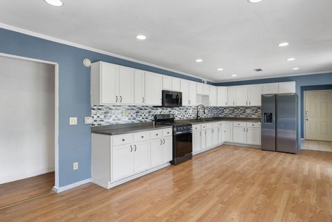 Tiny photo for 6401 W 95th Avenue Court, Taylor Ridge, IL 61284 (MLS # 12639008)