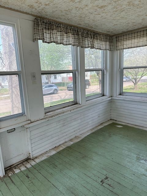 Tiny photo for 3113 9 1/2 Street, Rock Island, IL 61201 (MLS # 12622391)