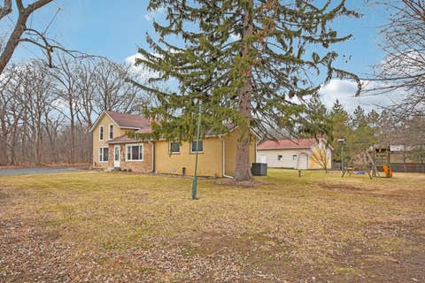 Tiny photo for 25616 W Lake Shore Drive, Ingleside, IL 60041 (MLS # 12577498)