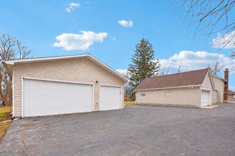 Tiny photo for 25616 W Lake Shore Drive, Ingleside, IL 60041 (MLS # 12577498)