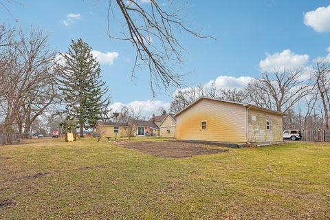 Tiny photo for 25616 W Lake Shore Drive, Ingleside, IL 60041 (MLS # 12577498)