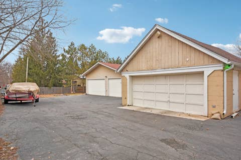 Tiny photo for 25616 W Lake Shore Drive, Ingleside, IL 60041 (MLS # 12577498)