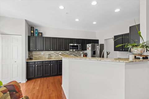 Tiny photo for 2609 N Greenwood Avenue, Arlington Heights, IL 60004 (MLS # 12548333)