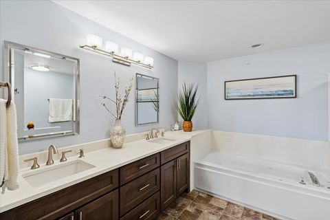 Tiny photo for 2609 N Greenwood Avenue, Arlington Heights, IL 60004 (MLS # 12548333)