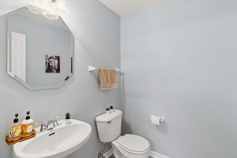 Tiny photo for 2609 N Greenwood Avenue, Arlington Heights, IL 60004 (MLS # 12548333)