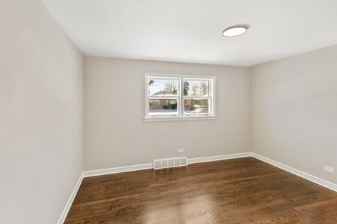 Tiny photo for 752 E 164th Street, South Holland, IL 60473 (MLS # 12627950)