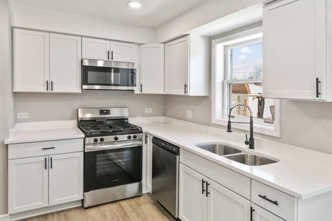 Tiny photo for 752 E 164th Street, South Holland, IL 60473 (MLS # 12627950)