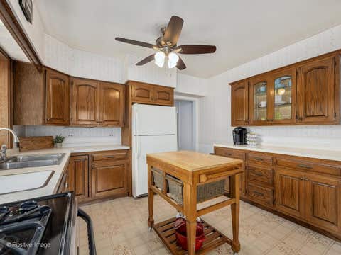 Tiny photo for 207 S Edgewood Avenue, La Grange, IL 60525 (MLS # 12649076)