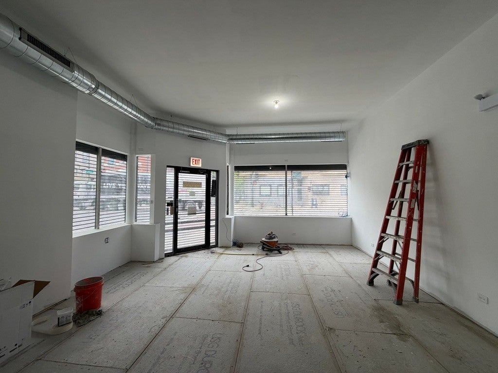 2155 W North Avenue