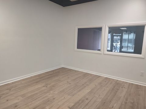 Tiny photo for 32 N Broadway Avenue, Aurora, IL 60505 (MLS # 12372044)