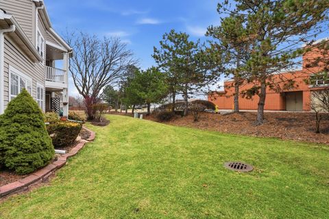 Tiny photo for 352 Kildare Court #352, Carol Stream, IL 60188 (MLS # 12558211)