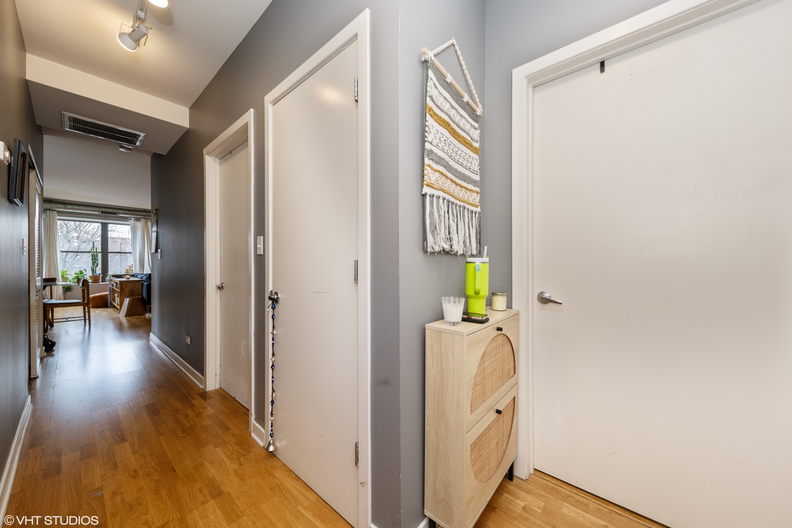 4537 S Drexel Boulevard 204