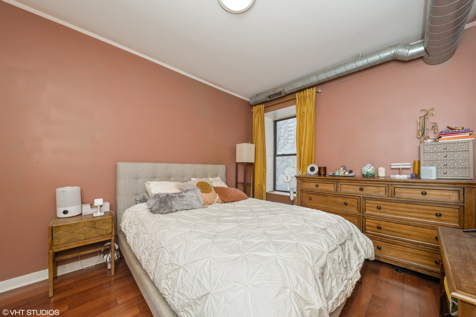 4537 S Drexel Boulevard 204