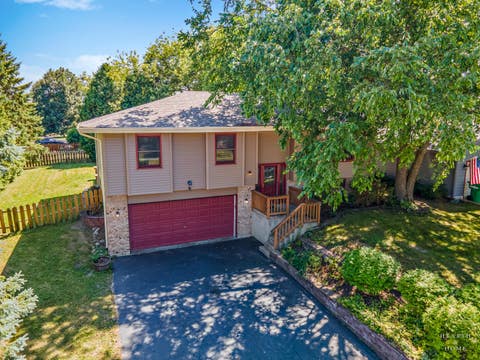 Tiny photo for 558 Barbary Lane, Woodstock, IL 60098 (MLS # 12741668)