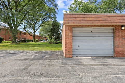 Tiny photo for 10710 W Cermak Road #2W, Westchester, IL 60154 (MLS # 12766552)