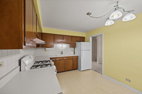 Tiny photo for 10710 W Cermak Road #2W, Westchester, IL 60154 (MLS # 12766552)