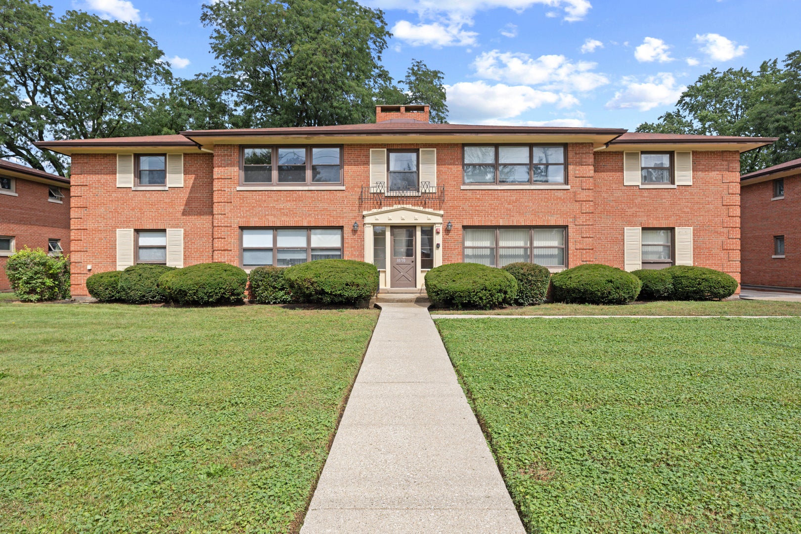 10710 W Cermak Road 2W