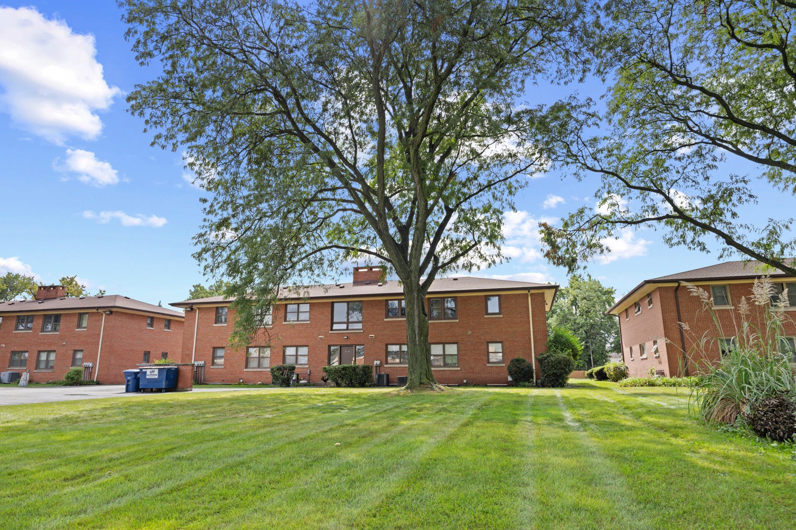 10710 W Cermak Road 2W