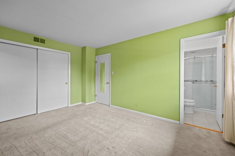 Tiny photo for 10710 W Cermak Road #2W, Westchester, IL 60154 (MLS # 12766552)