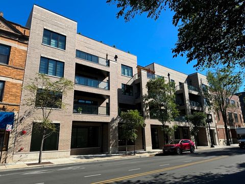 4537 N Clark Street Chicago IL 60640