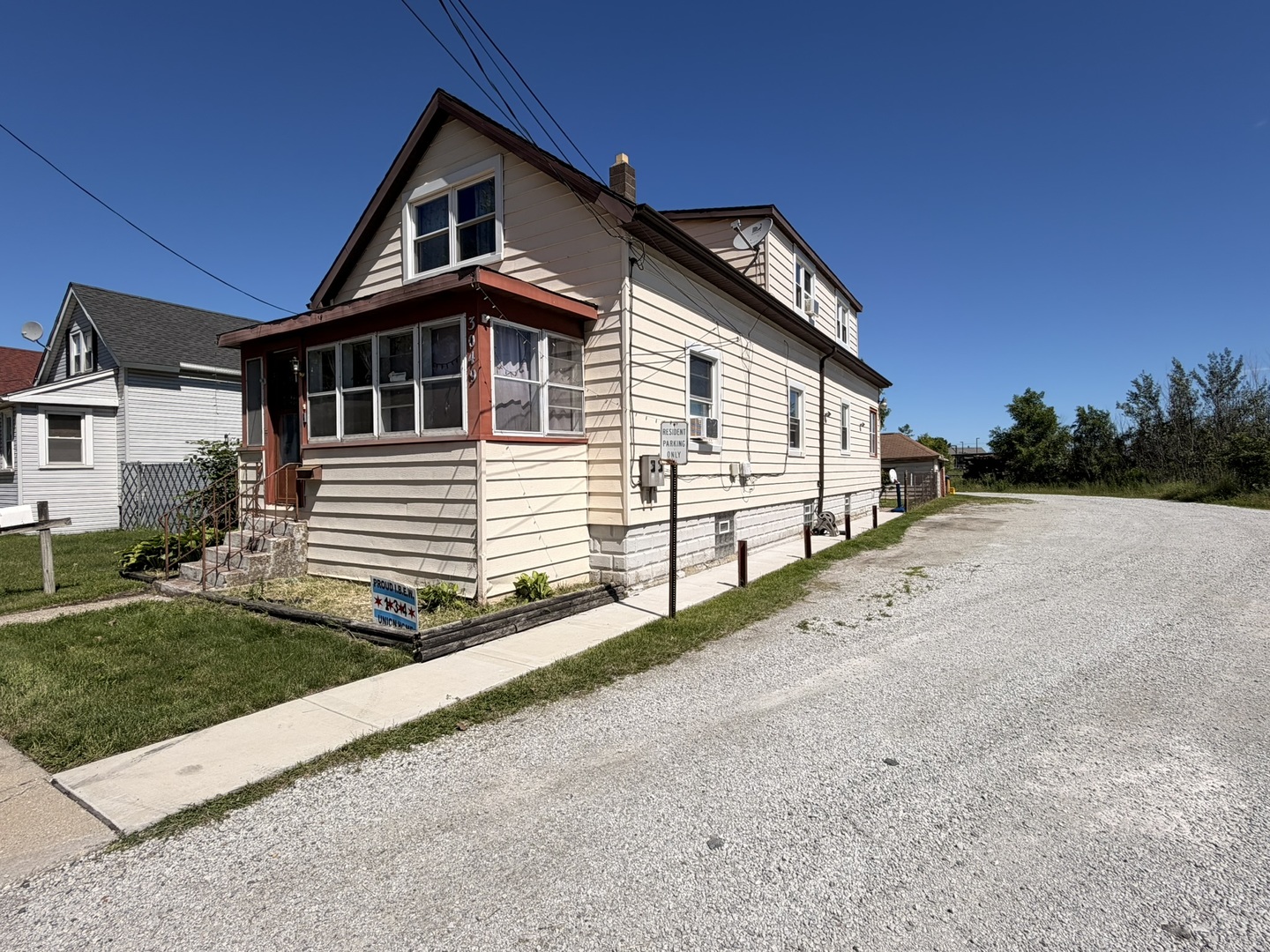 3049 E 138th Place