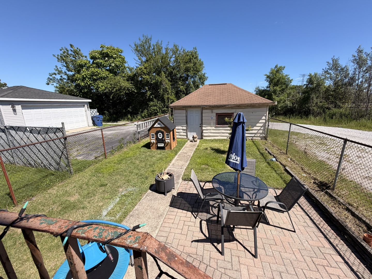 3049 E 138th Place