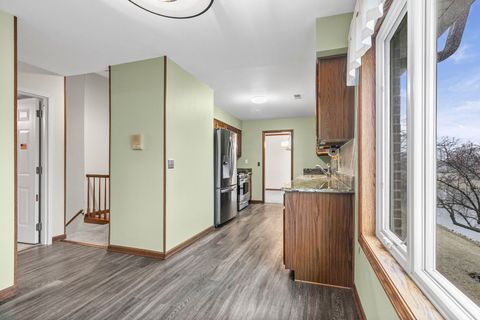 Tiny photo for 1525 N Kendal Court, Arlington Heights, IL 60004 (MLS # 12570086)